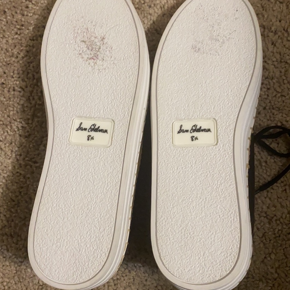 shoes - Picture 3 of 5